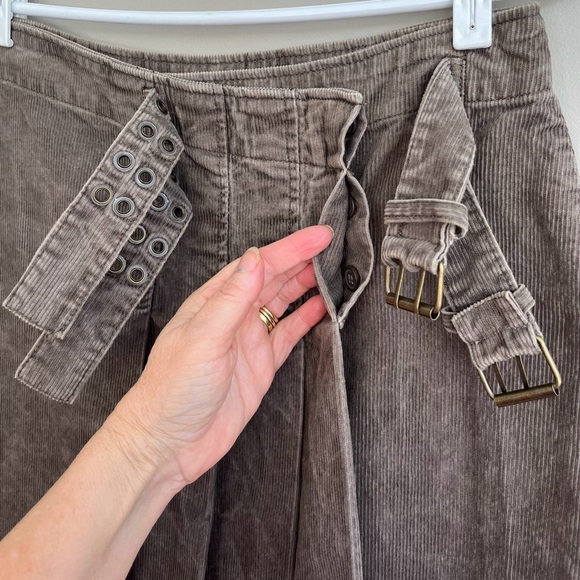 Vero Moda taupe corduroy wrap skirt - Picture 8 of 15